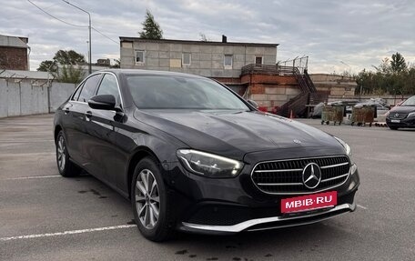 Mercedes-Benz E-Класс, 2021 год, 3 100 000 рублей, 1 фотография