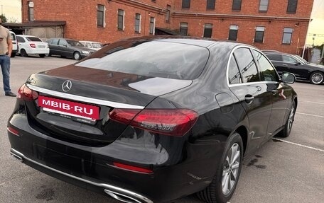 Mercedes-Benz E-Класс, 2021 год, 3 100 000 рублей, 4 фотография