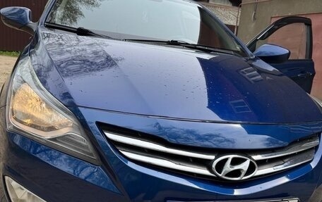 Hyundai Solaris II рестайлинг, 2015 год, 690 000 рублей, 3 фотография