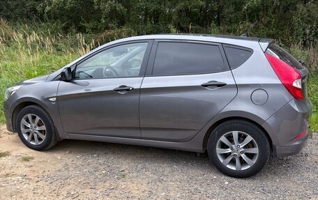 Hyundai Solaris II рестайлинг, 2015 год, 1 050 000 рублей, 4 фотография