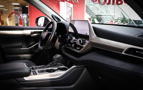 Toyota Highlander, 2025 год, 5 950 000 рублей, 26 фотография