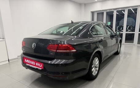 Volkswagen Passat B8 рестайлинг, 2019 год, 1 970 000 рублей, 4 фотография