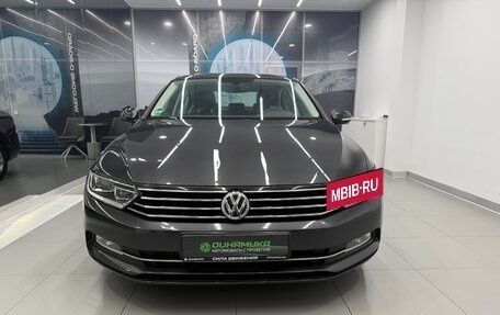 Volkswagen Passat B8 рестайлинг, 2019 год, 1 970 000 рублей, 2 фотография