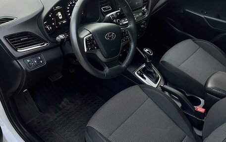 Hyundai Solaris II рестайлинг, 2021 год, 2 100 000 рублей, 10 фотография