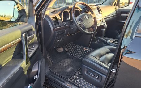 Toyota Land Cruiser 200, 2011 год, 3 400 000 рублей, 18 фотография