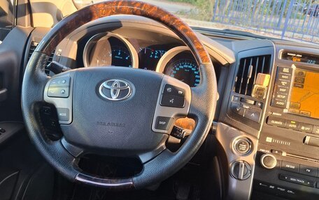 Toyota Land Cruiser 200, 2011 год, 3 400 000 рублей, 10 фотография