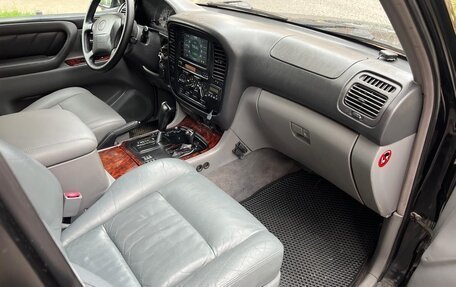 Toyota Land Cruiser 100 рестайлинг 2, 1998 год, 1 500 000 рублей, 32 фотография