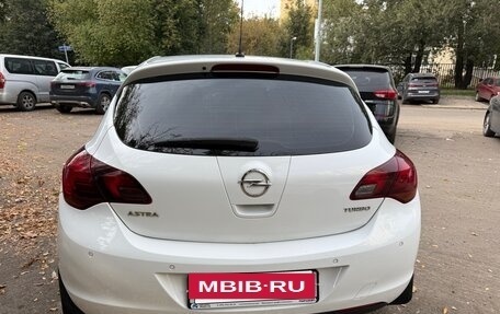 Opel Astra J, 2012 год, 600 000 рублей, 2 фотография
