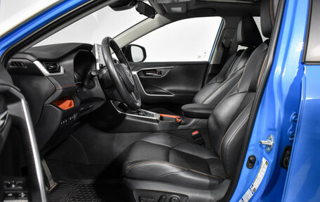 Toyota RAV4, 2019 год, 3 150 000 рублей, 12 фотография