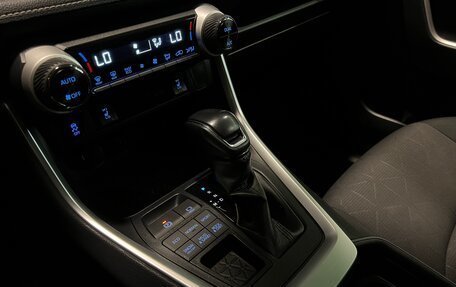 Toyota RAV4, 2019 год, 2 961 000 рублей, 17 фотография