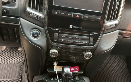 Toyota Land Cruiser 200, 2016 год, 5 350 000 рублей, 4 фотография