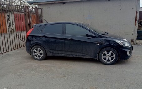 Hyundai Solaris II рестайлинг, 2012 год, 697 000 рублей, 3 фотография