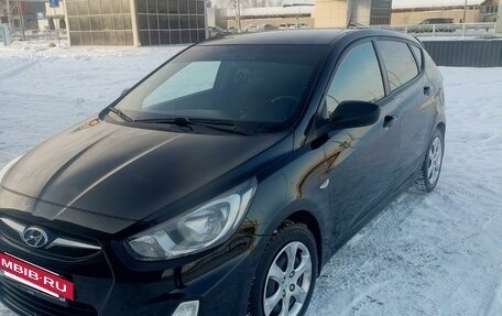 Hyundai Solaris II рестайлинг, 2012 год, 697 000 рублей, 2 фотография