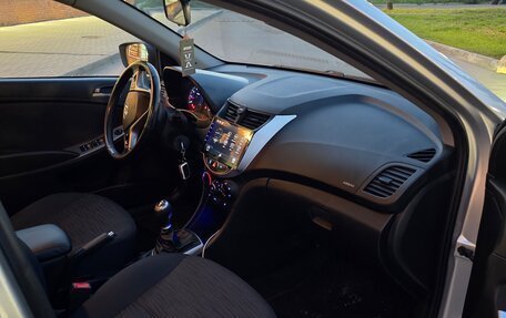 Hyundai Solaris II рестайлинг, 2015 год, 986 000 рублей, 10 фотография
