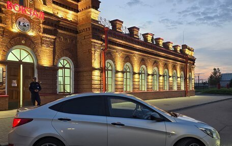 Hyundai Solaris II рестайлинг, 2015 год, 986 000 рублей, 3 фотография