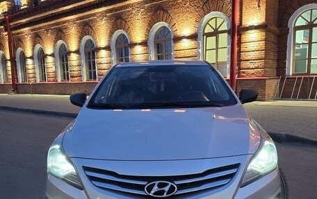 Hyundai Solaris II рестайлинг, 2015 год, 986 000 рублей, 2 фотография