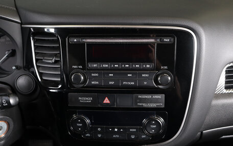 Mitsubishi Outlander III рестайлинг 3, 2015 год, 1 979 000 рублей, 14 фотография