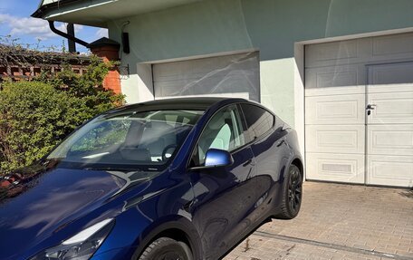 Tesla Model Y I, 2021 год, 3 550 000 рублей, 2 фотография