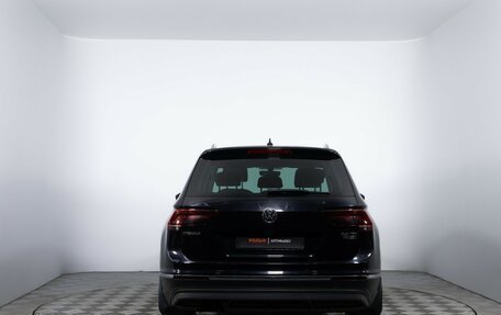 Volkswagen Tiguan II, 2017 год, 2 530 000 рублей, 6 фотография