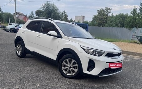 KIA Stonic, 2017 год, 1 200 000 рублей, 2 фотография