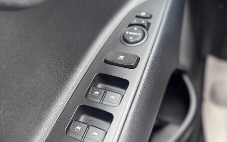 KIA Stonic, 2017 год, 1 200 000 рублей, 10 фотография