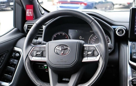 Toyota Land Cruiser, 2024 год, 15 490 000 рублей, 13 фотография