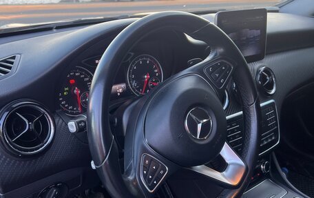 Mercedes-Benz GLA, 2017 год, 1 750 000 рублей, 10 фотография