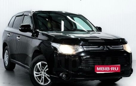 Mitsubishi Outlander III рестайлинг 3, 2013 год, 1 245 000 рублей, 1 фотография