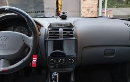 Hyundai Accent II, 2010 год, 700 000 рублей, 4 фотография