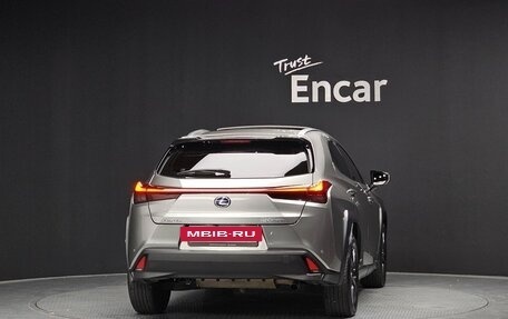 Lexus UX I, 2021 год, 3 000 010 рублей, 5 фотография