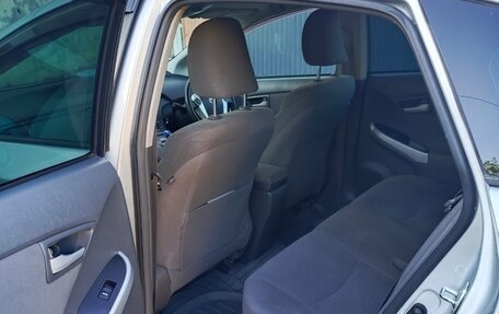 Toyota Prius, 2010 год, 900 000 рублей, 3 фотография