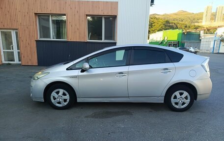 Toyota Prius, 2010 год, 900 000 рублей, 10 фотография