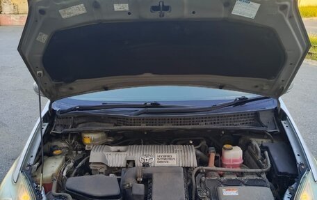 Toyota Prius, 2010 год, 900 000 рублей, 6 фотография