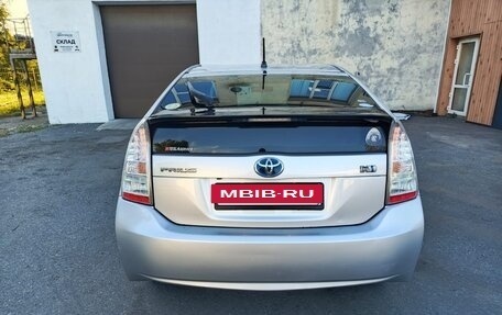 Toyota Prius, 2010 год, 900 000 рублей, 8 фотография