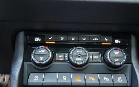 Skoda Karoq I, 2021 год, 1 800 000 рублей, 9 фотография