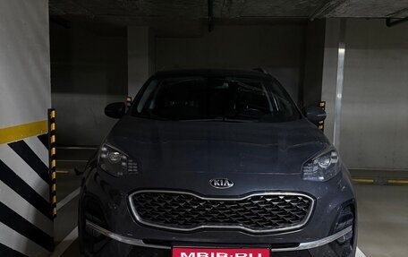 KIA Sportage IV рестайлинг, 2020 год, 2 400 000 рублей, 1 фотография