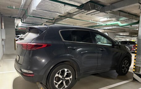 KIA Sportage IV рестайлинг, 2020 год, 2 400 000 рублей, 2 фотография