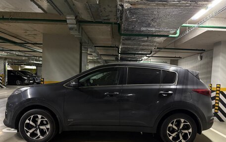 KIA Sportage IV рестайлинг, 2020 год, 2 400 000 рублей, 3 фотография