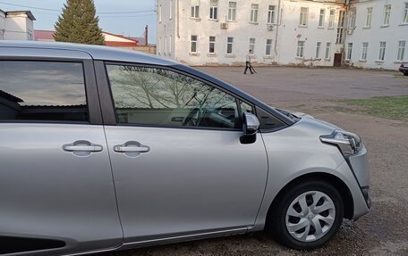 Toyota Sienta II, 2017 год, 1 700 000 рублей, 12 фотография