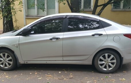 Hyundai Solaris II рестайлинг, 2011 год, 470 000 рублей, 3 фотография