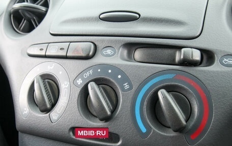 Toyota Vitz, 2001 год, 529 000 рублей, 18 фотография