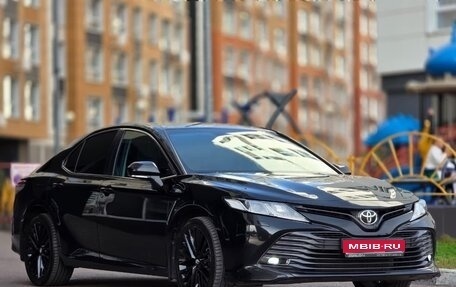 Toyota Camry, 2021 год, 2 800 000 рублей, 1 фотография