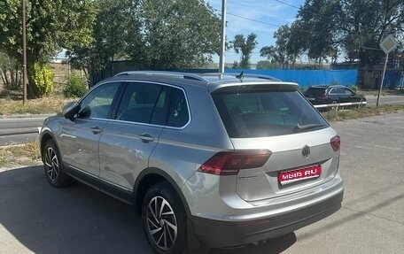 Volkswagen Tiguan II, 2018 год, 2 500 000 рублей, 1 фотография
