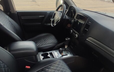 Mitsubishi Pajero IV, 2010 год, 1 600 000 рублей, 3 фотография