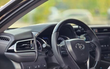Toyota Camry, 2021 год, 2 800 000 рублей, 12 фотография