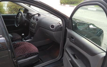 Ford Focus II рестайлинг, 2005 год, 400 000 рублей, 14 фотография