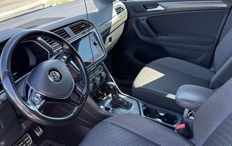 Volkswagen Tiguan II, 2018 год, 2 500 000 рублей, 9 фотография