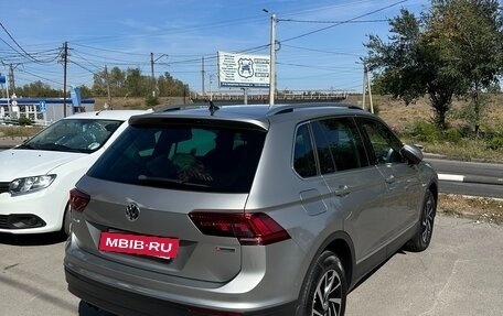 Volkswagen Tiguan II, 2018 год, 2 500 000 рублей, 2 фотография