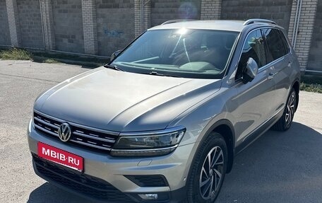 Volkswagen Tiguan II, 2018 год, 2 500 000 рублей, 6 фотография