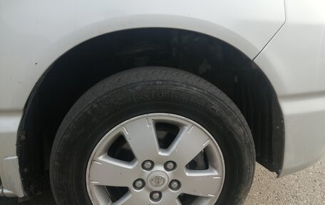 Toyota Voxy II, 2004 год, 1 100 000 рублей, 7 фотография